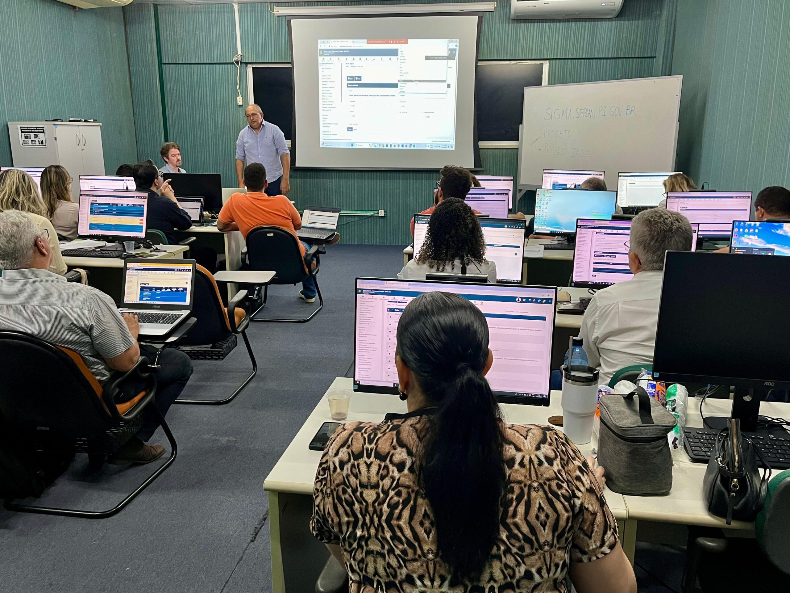 Servidores da Seplan recebem capacitação para aprimorar o acompanhamento de projetos estaduais