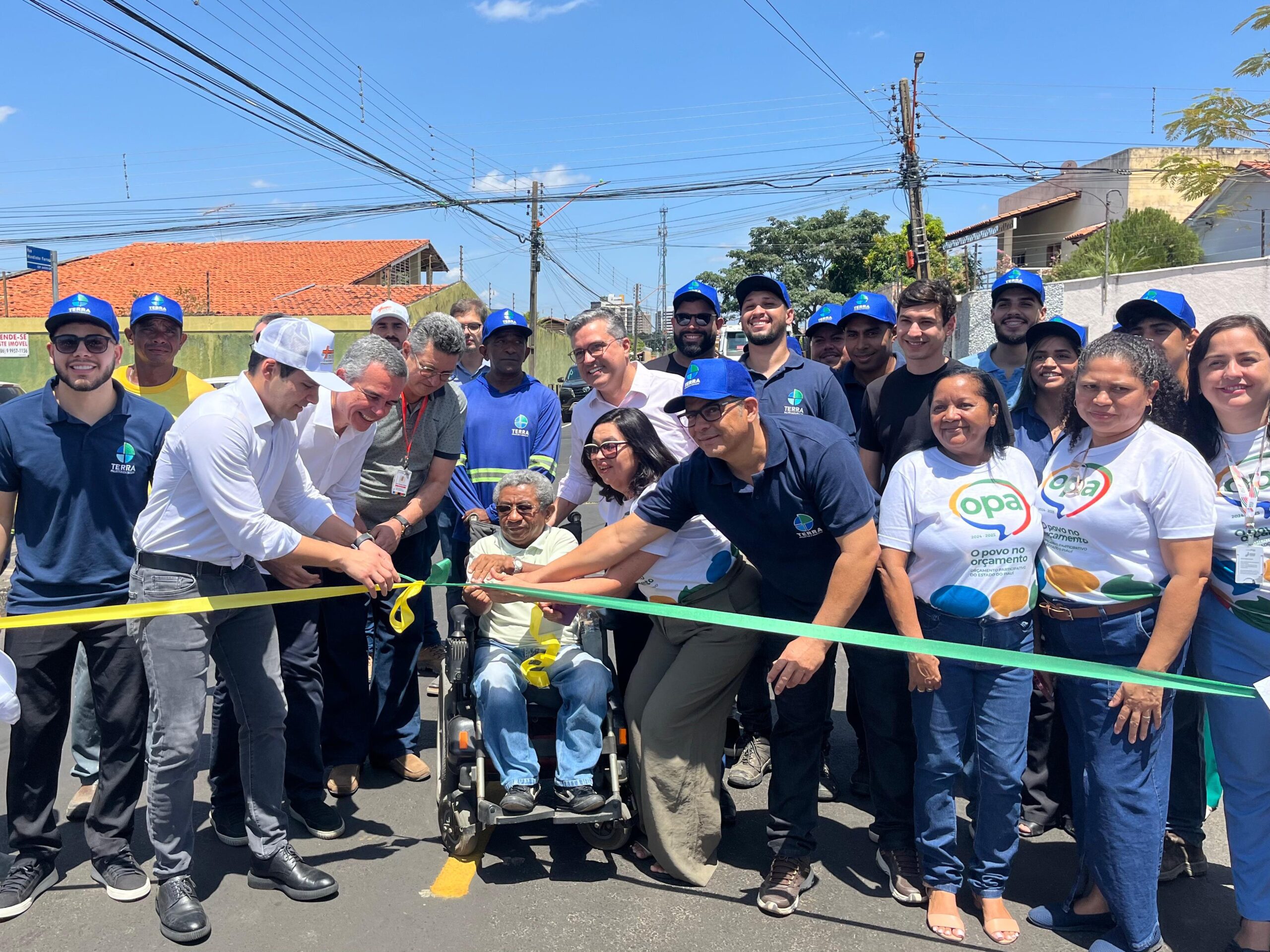Moradores de comunidades da Zona Leste de Teresina celebram novas ruas asfaltadas através do Orçamento Participativo