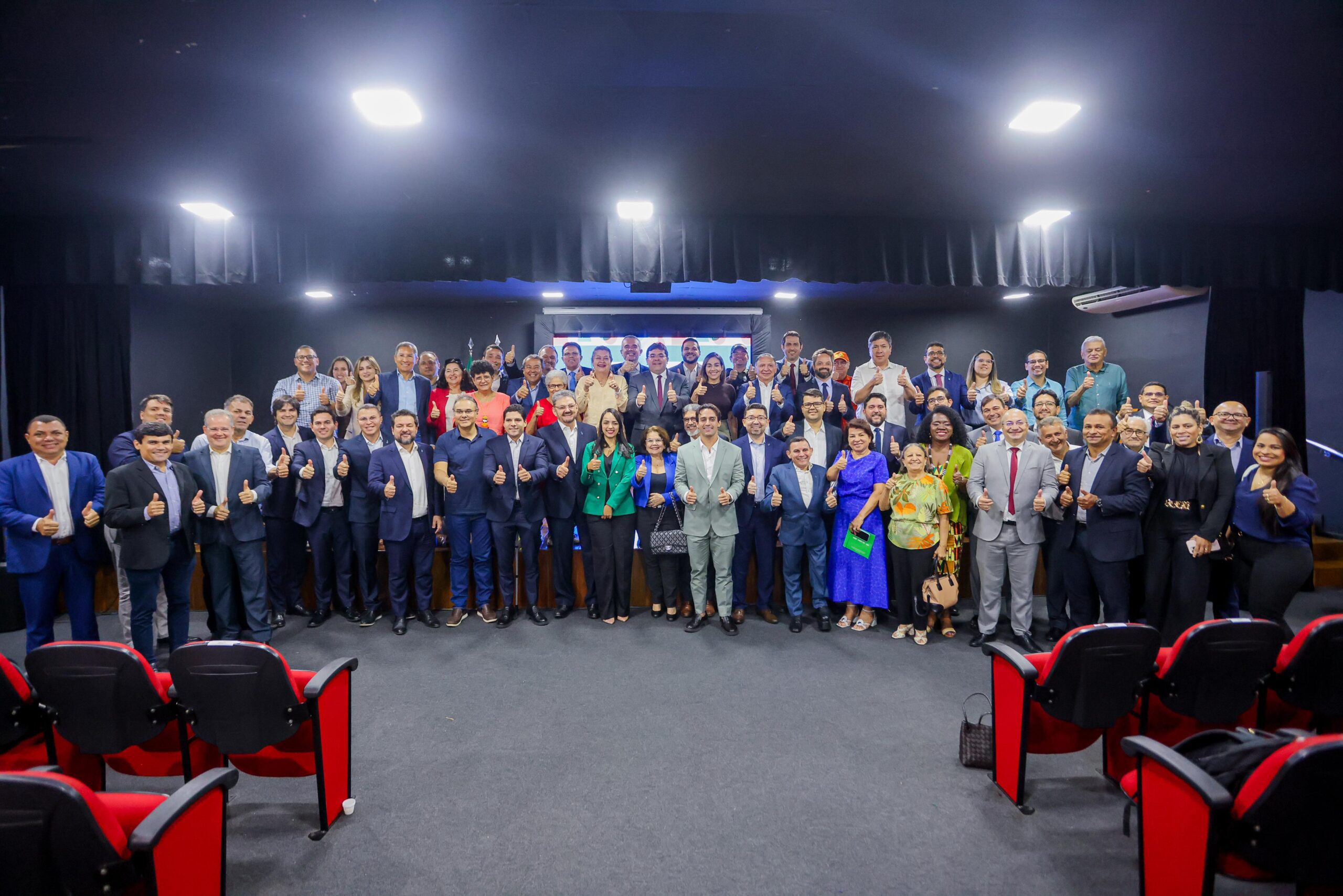 Rafael Fonteles avalia gestão e metas; 73% dos compromissos foram cumpridos e meta é chegar aos 90% em 2025