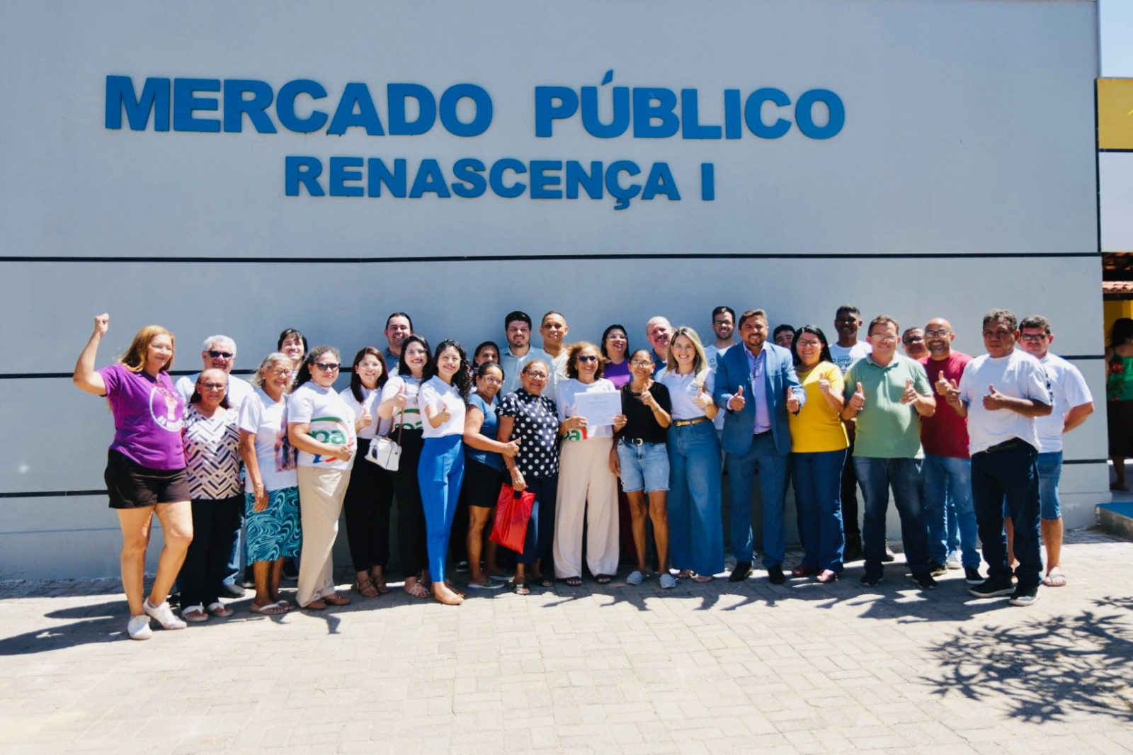 Comunidade do Renascença I comemora entrega de mercado revitalizado pelo OPA