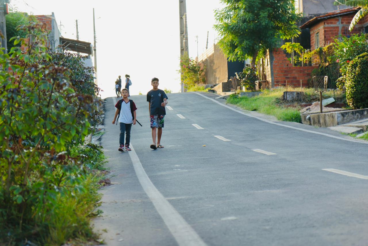 OPA atende demanda antiga de moradores e garante pavimentação no bairro Satélite