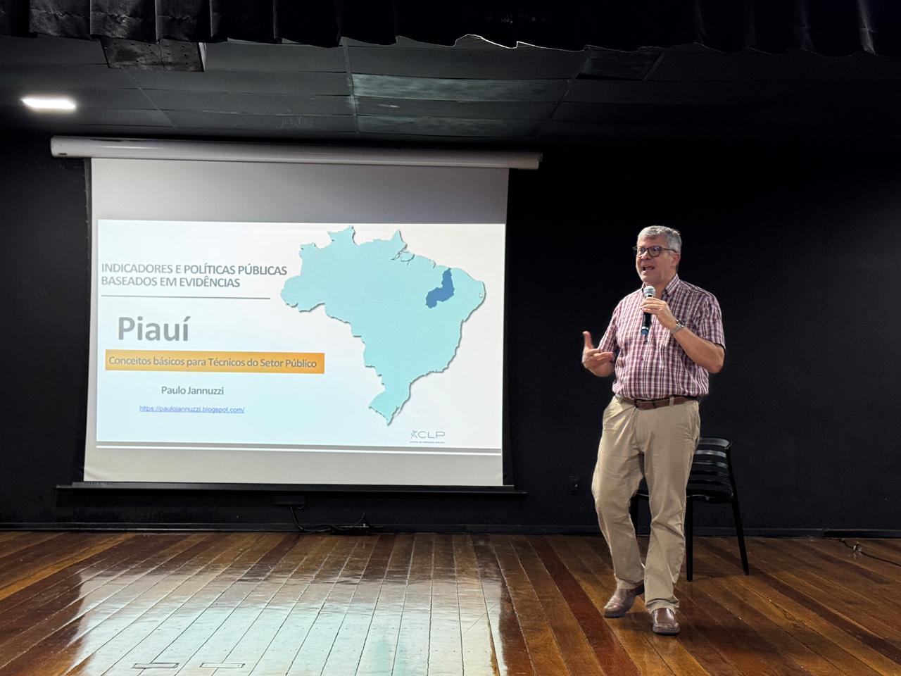 Curso sobre Indicadores reuniu gestores municipais em aula inaugural