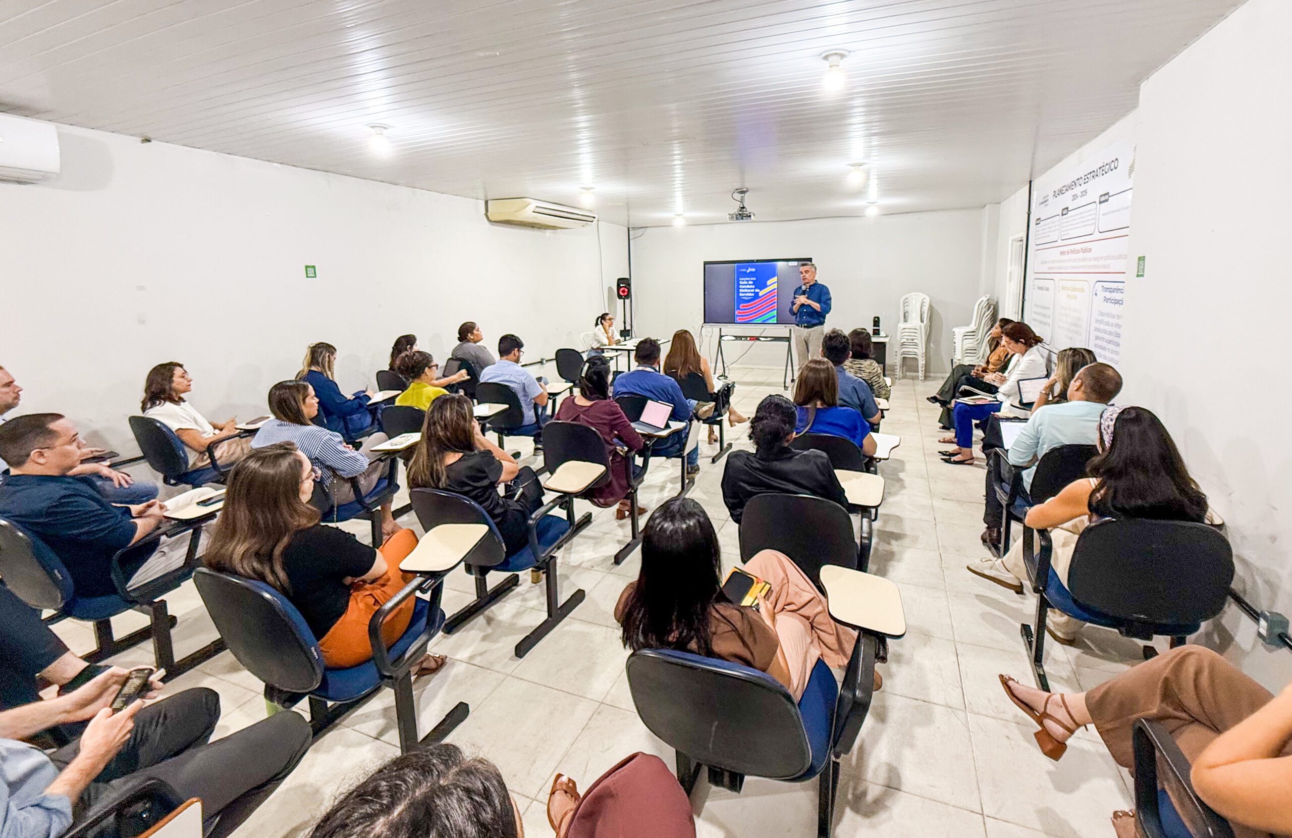 Seplan lança Guia de Conduta Eleitoral do Servidor em evento sobre comunicação institucional