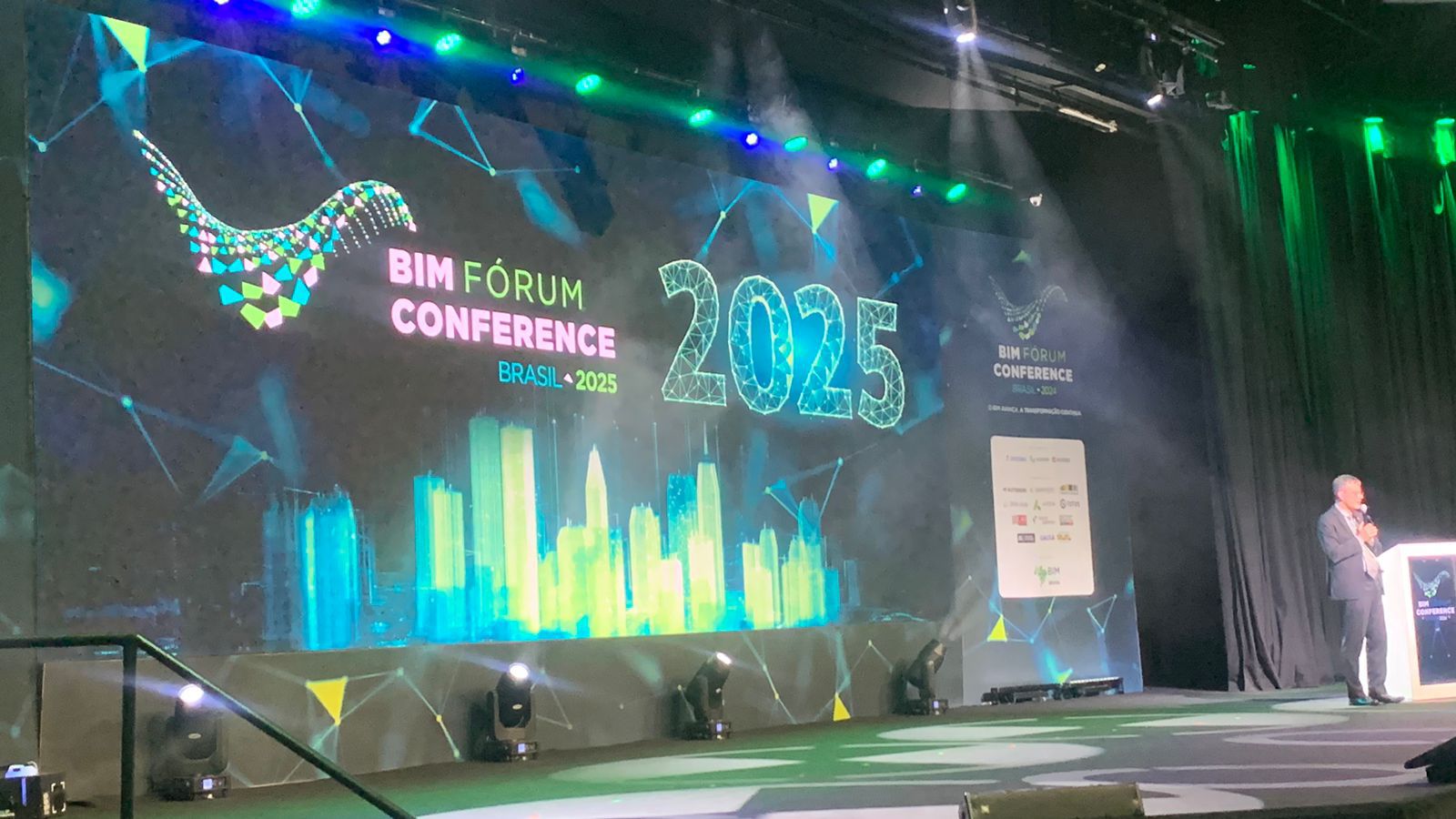 Seplan aprimora expertise em Fórum BIM Brasil 2024
