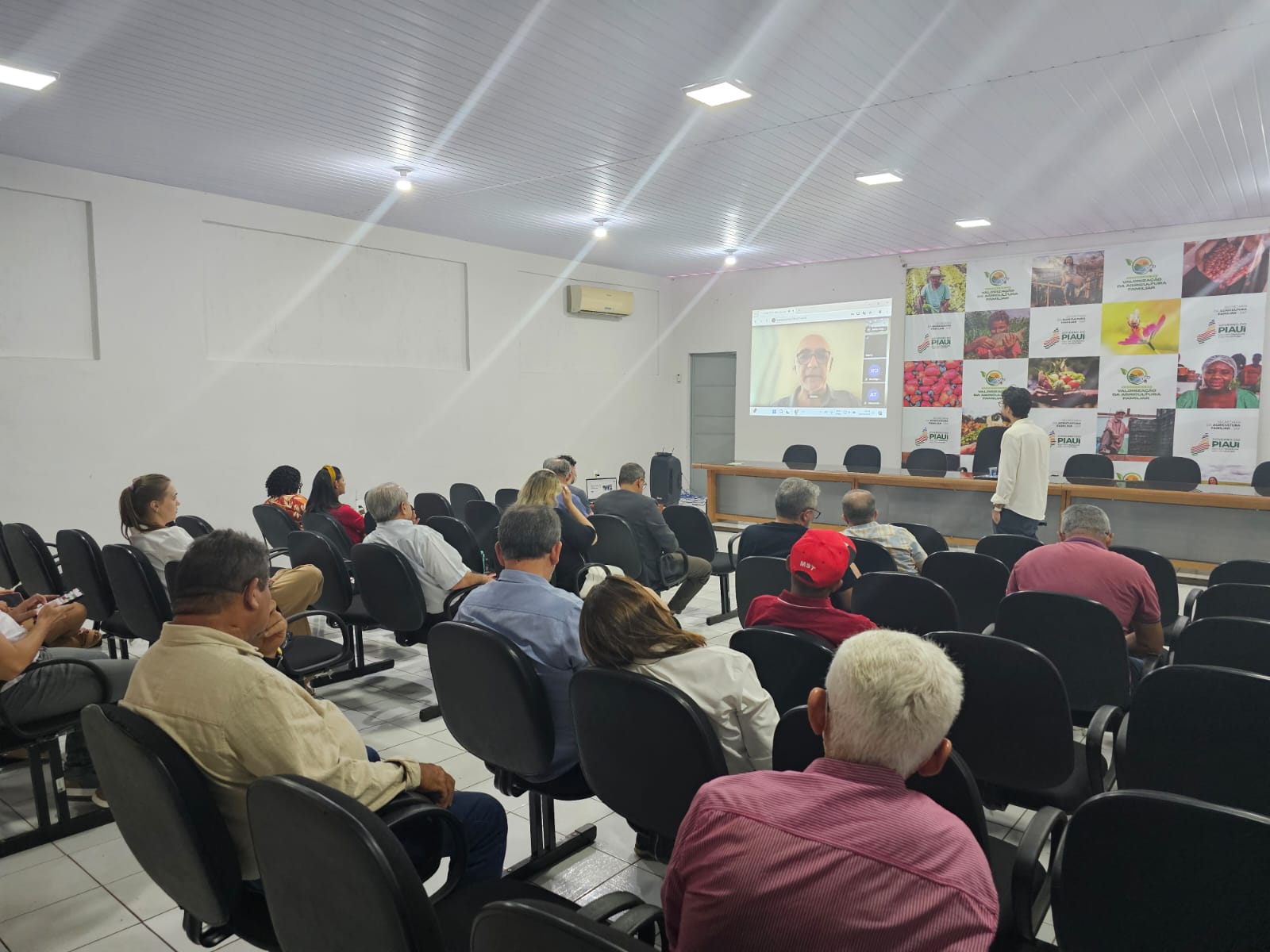 Seplan recebe comissões do BID e FIDA em solenidade na Academia de Letras de Teresina 