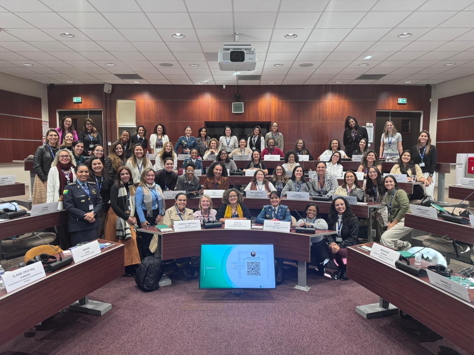 Superintendente da SEPLAN inicia participação em programa internacional de liderança feminina em Paris